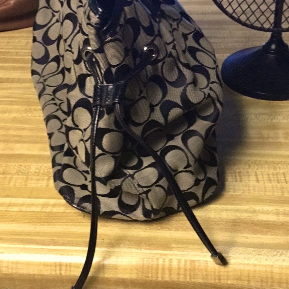 Coach Signature Bag - Picture 7 of 9